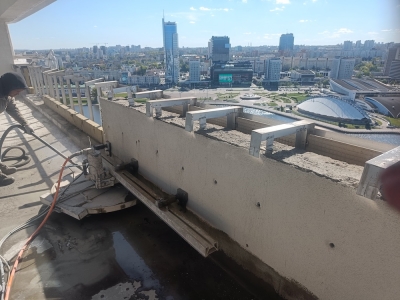 Алмазная резка бетонного парапета на 18 этаже 